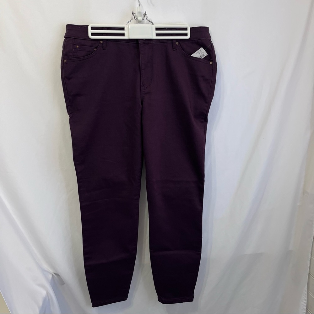 NWT R Jeans Woman’s 32petitirs Dark Plum Stretch Skinny Jeans